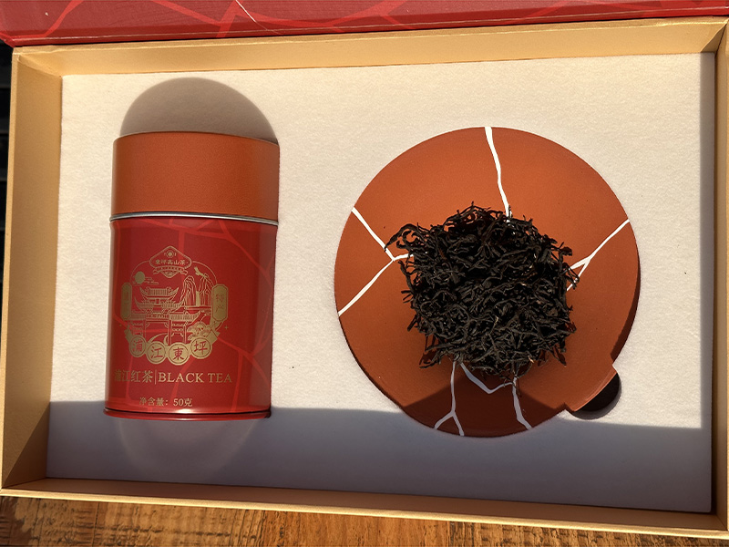 玉泉万年上山茶与器